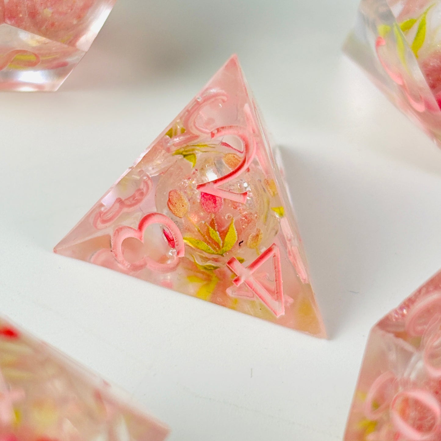 Tulip Bloom Dice Liquid Core DnD Dice Set, Sharp Edge D&D Dice Full Set, Dungeons and Dragons Polyhedral RPG DND Dice D6, D20, Gift for Gamer